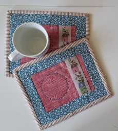  Mug rugs Häuser und Blüten